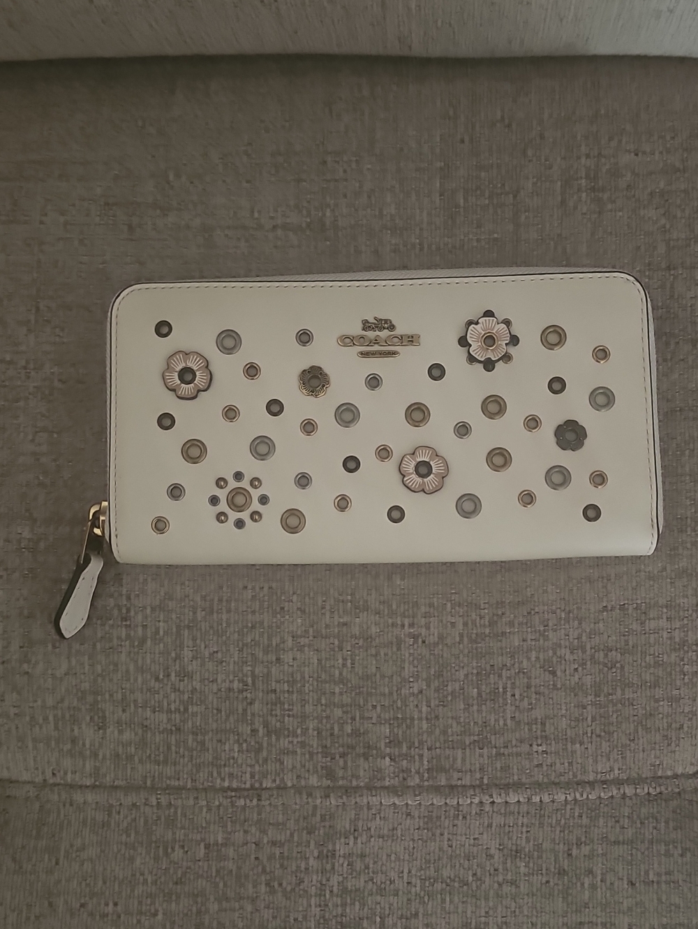 Coach Wallet NWT (OFFERS WELCOME)